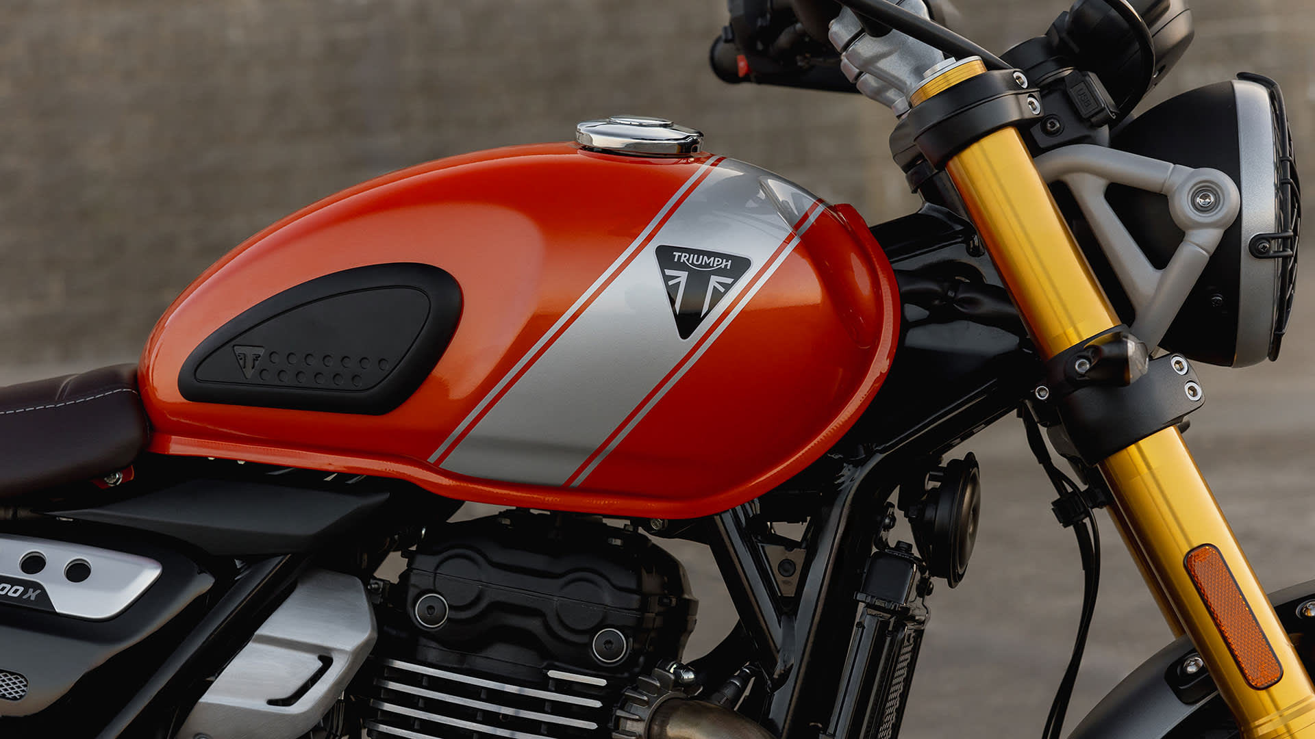 【原価ぶっ壊し割引】トライアンフナイロンウィンドブレーカ トライアンフ（TRIUMPH）2025年 Scrambler 900・カラーチェンジ